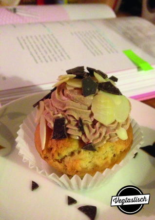Erdnussbutter-Cupcake mit Nougat-Topping