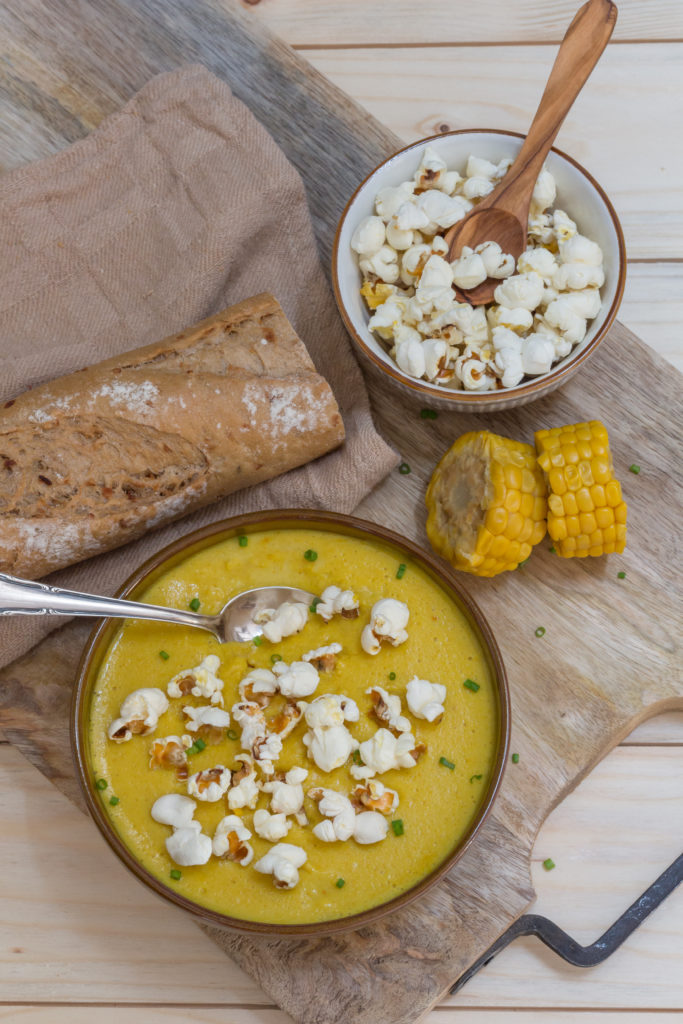 Maiscremesuppe mit Popcorn