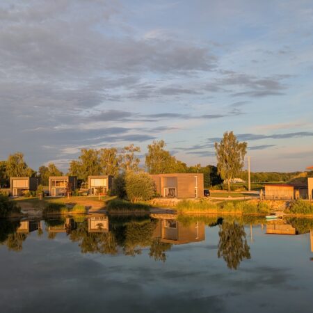 “Feriendorf Sonnensee Leipheim”: Ein ganz besonderes Wochenende bei uns ums Eck mitten in Süddeutschland