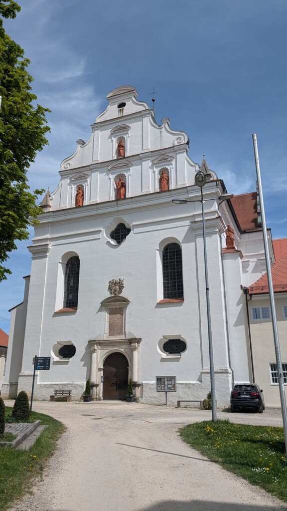 Kirchenfassade in Ichenhausen