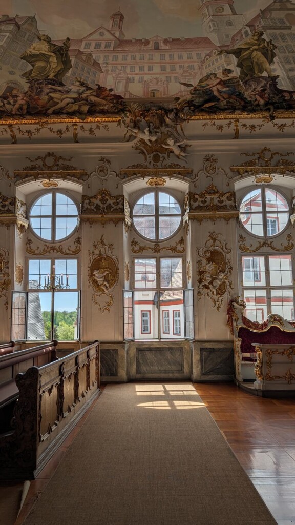 Goldener Saal in Dillingen mit Fenstern