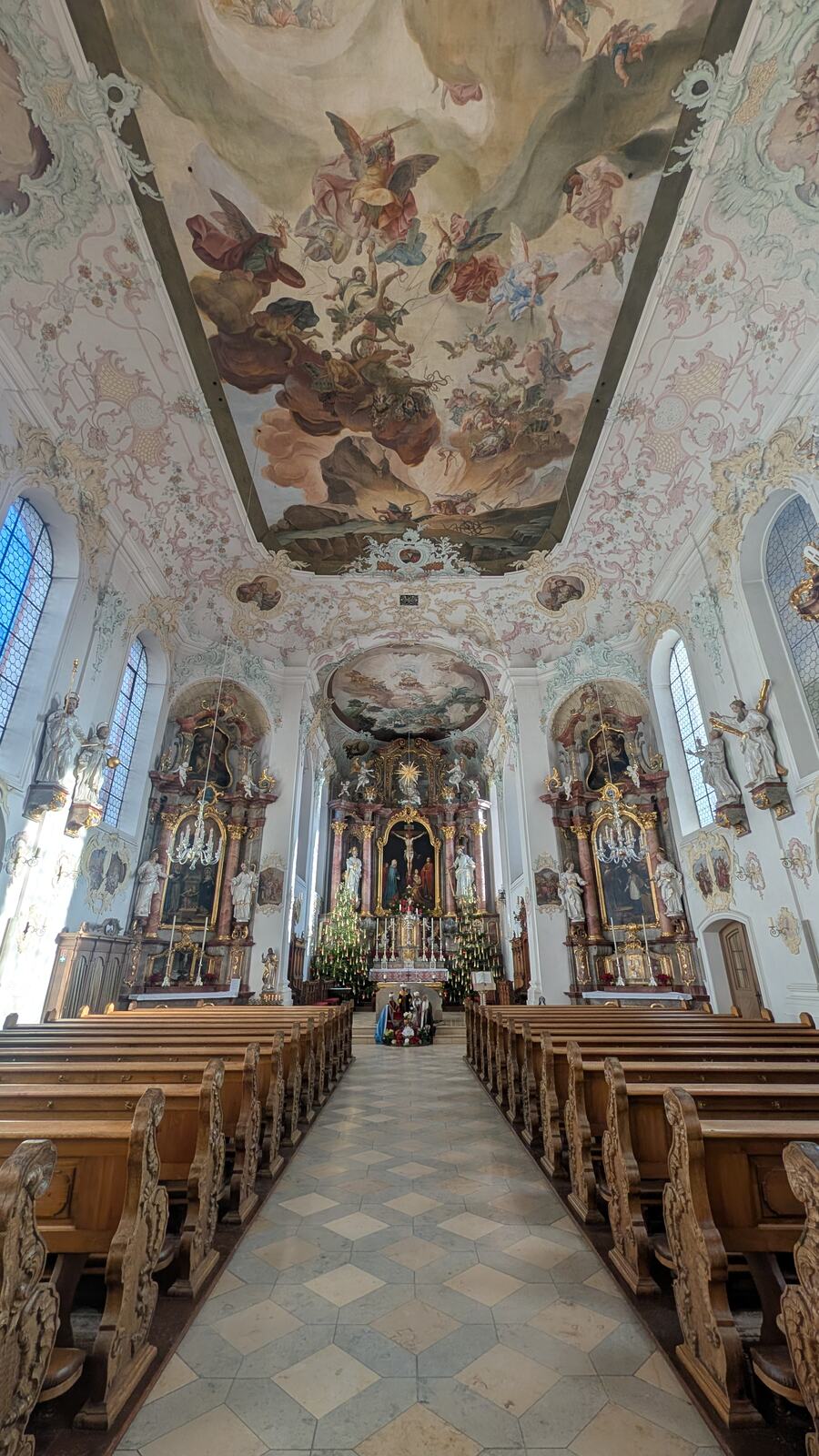 Deckenfresko in der Kirche in Krumbach
