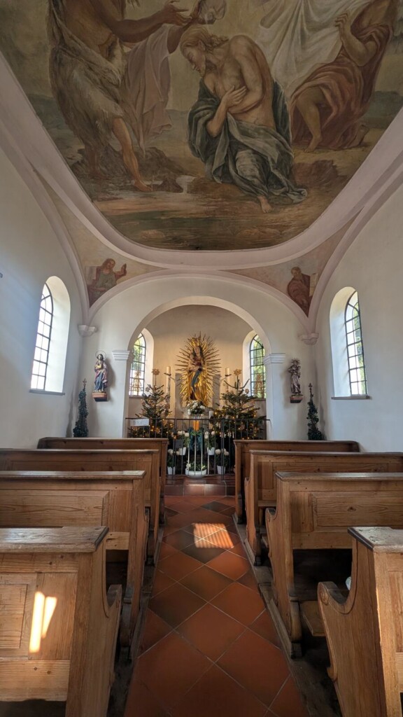 Kirchenschiff in Krumbach