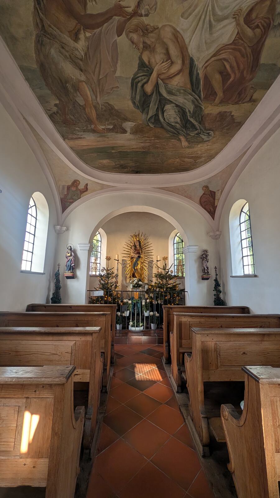 Kirchenschiff in Krumbach