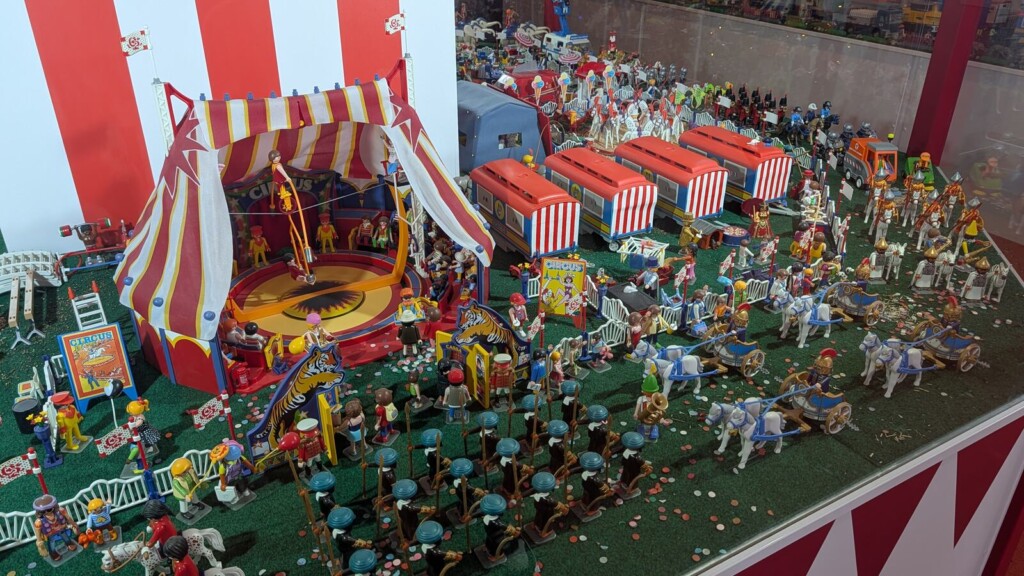 Grosses Zirkus-Diorama aus Playmobil