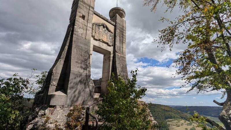 Schillerstein Blaubeuren: 15 Minuten hoch, Aussicht übers Blautal