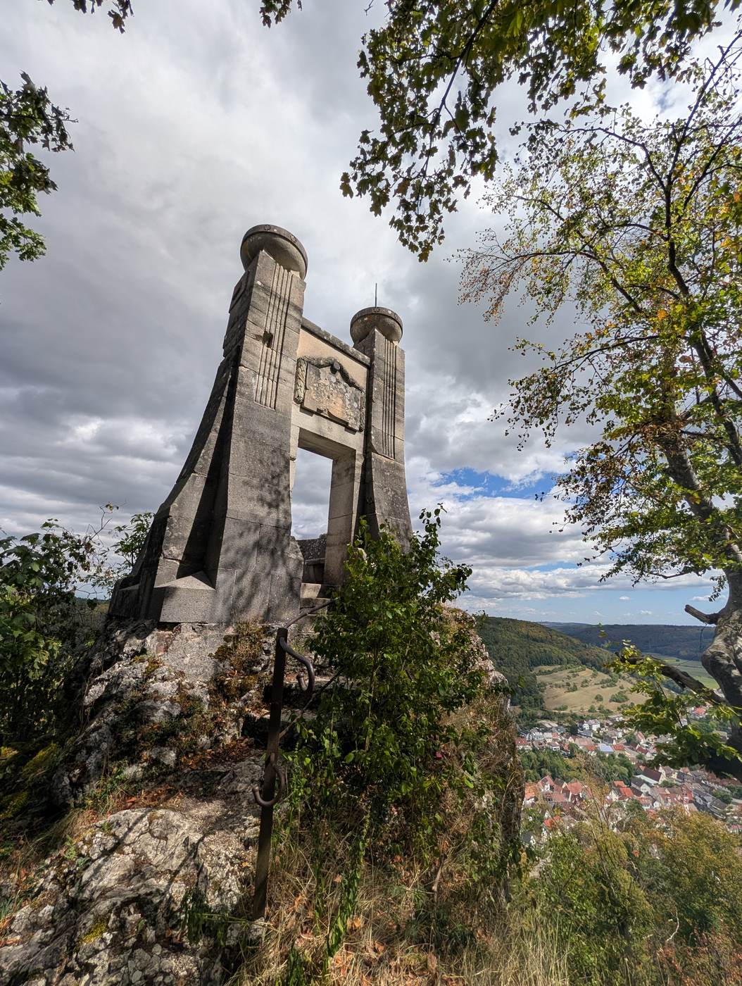 Schillerstein Blaubeuren: 15 Minuten hoch, Aussicht übers Blautal