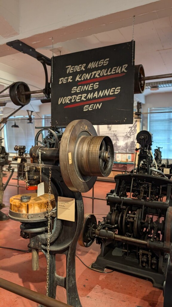Historische Maschine aus der Schuhfertigung
